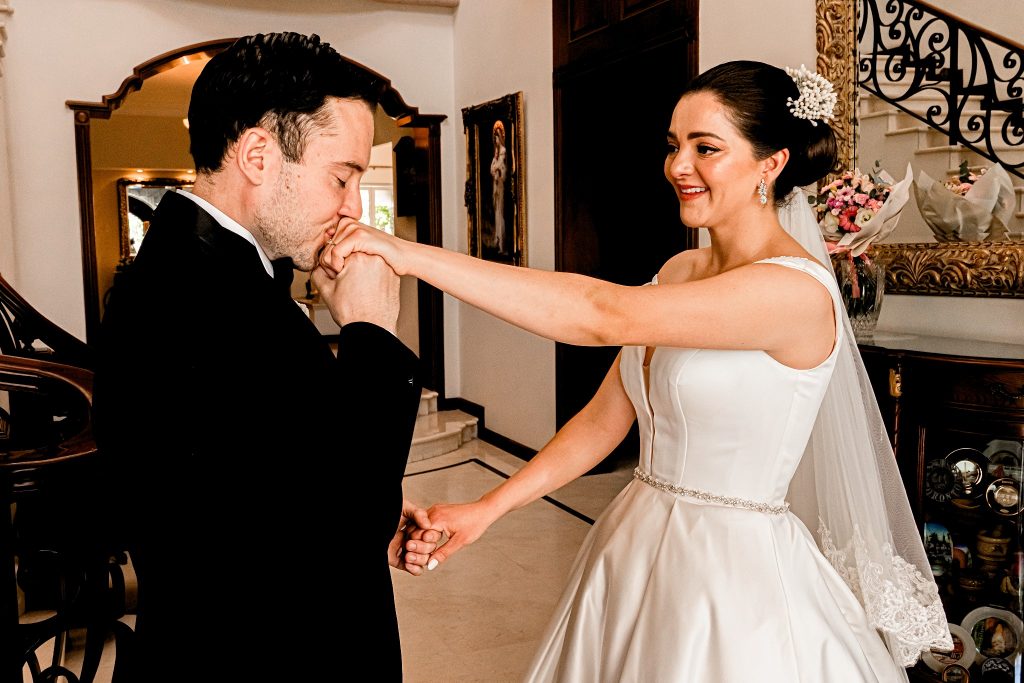 Foto de boda, fotógrafo en querétaro Mariano Ramírez, fotos de damas de honor. Fotografía de boda original, fotos preboda en San Miguel de Allende. Fotógrafo de bodas México.