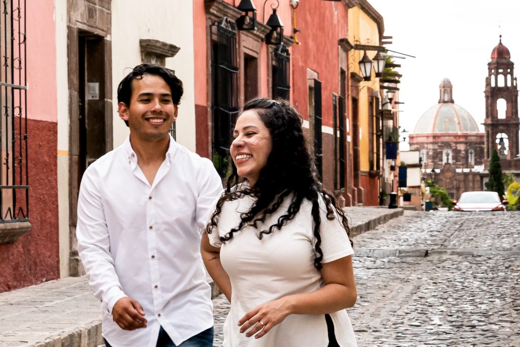 Fotógrafo para bodas precio. Fotografos San Miguel de Allende. Foto de bodas, fotos damas de honor, fotos preboda. Fotógrafo Mariano Ramírez.